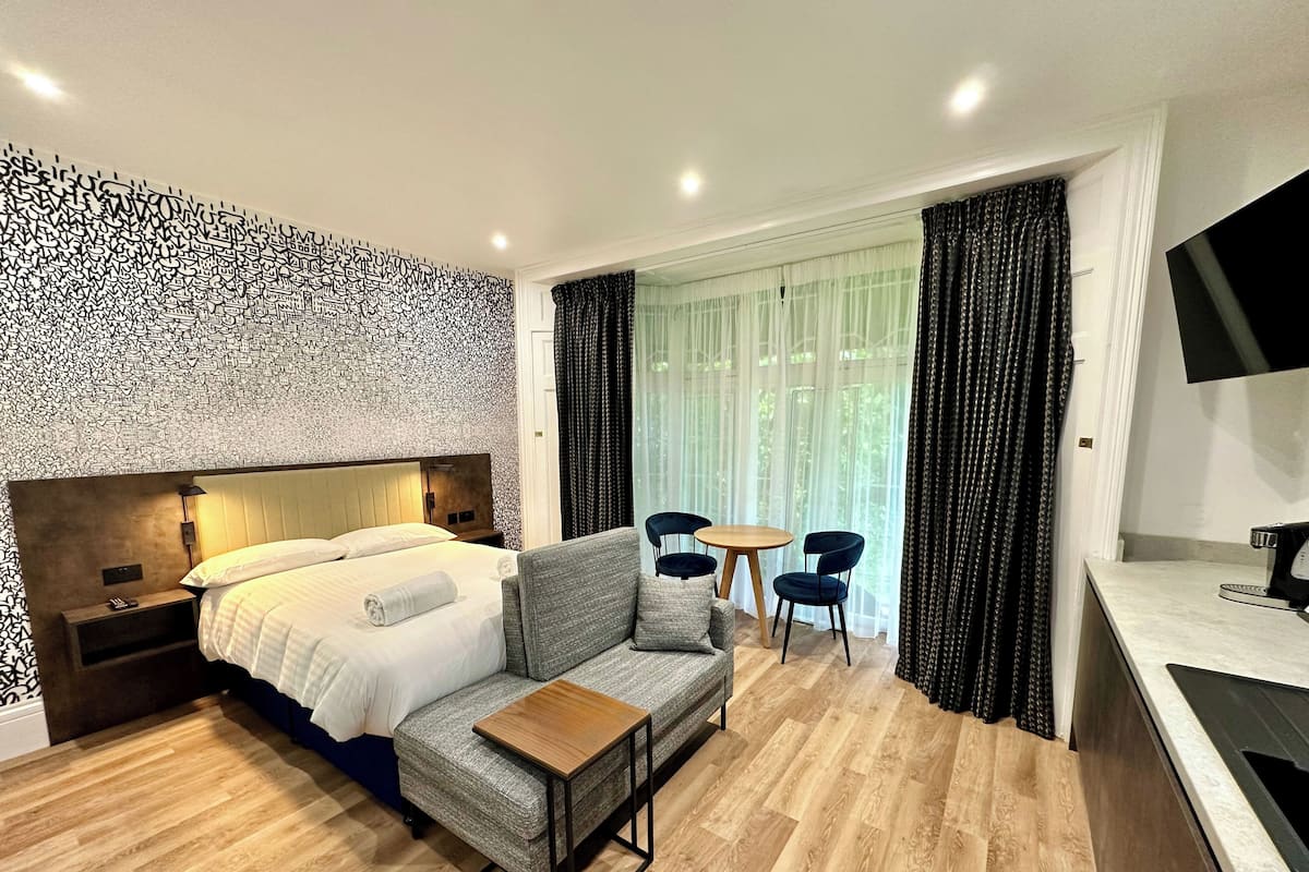 Classic Studio, Courtyard View | Individually decorated, individually furnished, laptop workspace