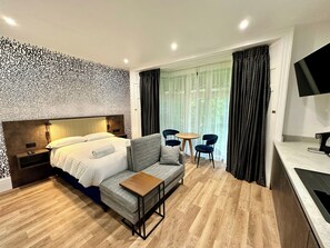 Classic Studio, Non Smoking | Premium bedding, individually decorated, individually furnished - Rhode Lane Serviced Apartments (Bridgwater)