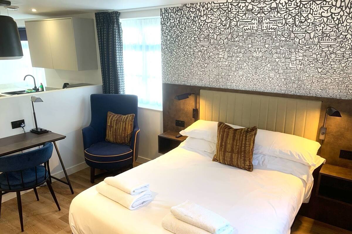 Classic Studio, Courtyard View | Premium bedding, individually decorated, individually furnished