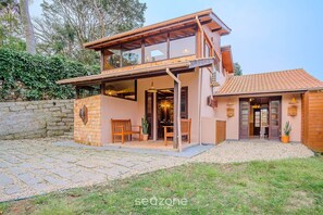 Villa | Exterior