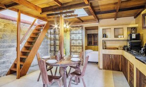 Villa | Dining - House With Valley View Near the Center - Mrv0001 (Imbituba)