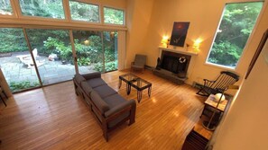 Living area - Spacious Woods Hole Beach Retreat (Falmouth)