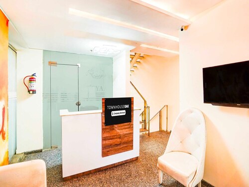 Townhouse Oak Pitampura West Enclave