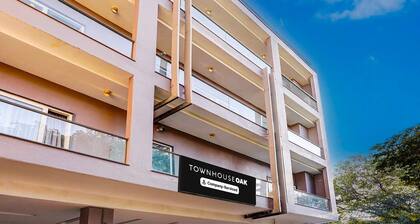Townhouse Oak Pitampura West Enclave
