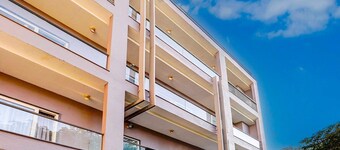 Townhouse Oak Pitampura West Enclave