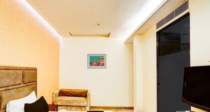Townhouse Oak Pitampura West Enclave