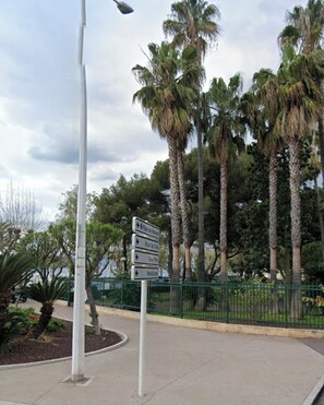 Property grounds - Studio 3 minutes from the sea (Cannes)