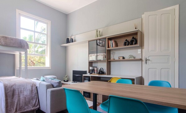 Basic Studio | Living area
