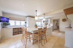 Microwave, oven, dishwasher