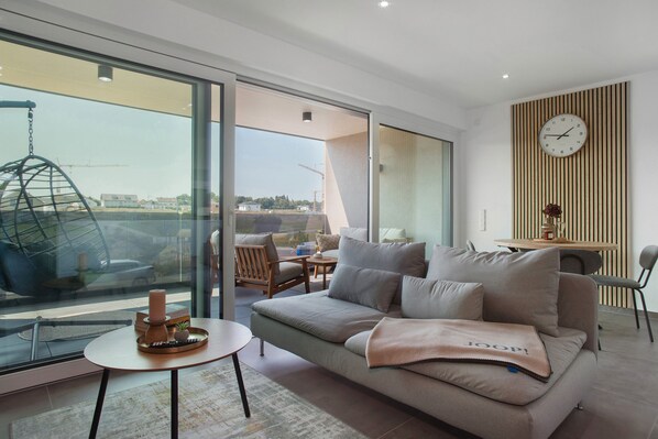 TV - Apartment 'Herzensprojekt' with Balcony and Wi-Fi (Pfullendorf)