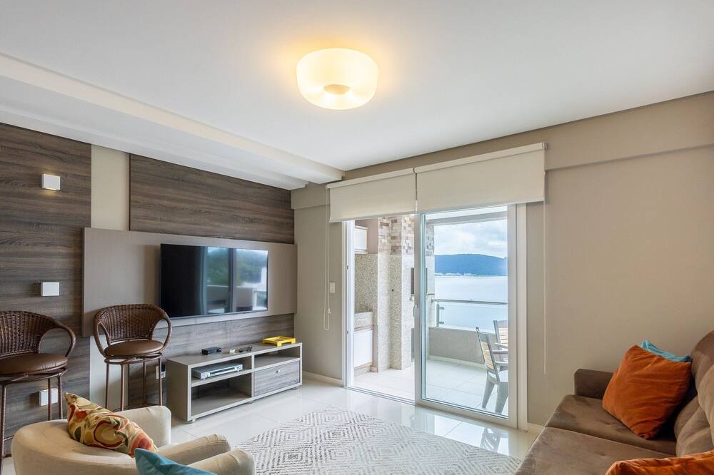 Sea View Apartment w Barbecue in Bombinhas Lga0201