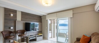 Sea View Apartment w Barbecue in Bombinhas Lga0201