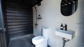 Tienda de campaña Prestigio, vista al lago | Baño