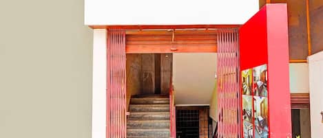 House | Reception