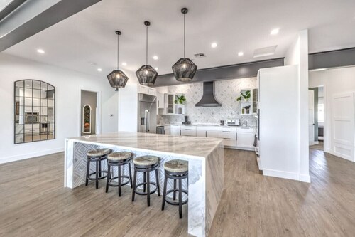 ᨒ CIELO Modern Pool Oasis. Pickleball+Dog Friendly