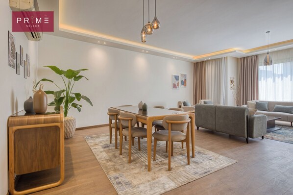Appartement, 2 chambres | Repas dans la chambre