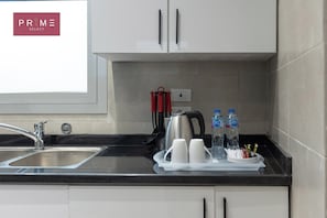 Apartment, 2 Bedrooms | Private kitchen