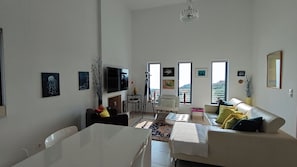 TV - Perfect Greek Villa at the seaside (Neochori)