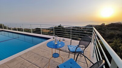 Perfect Greek Villa at the seaside