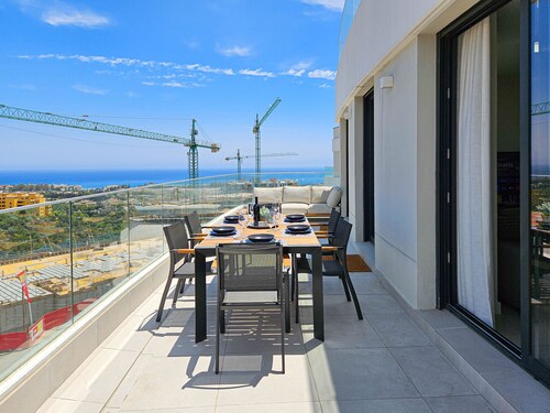 Penthouse apartment with hot tub next to Selwo