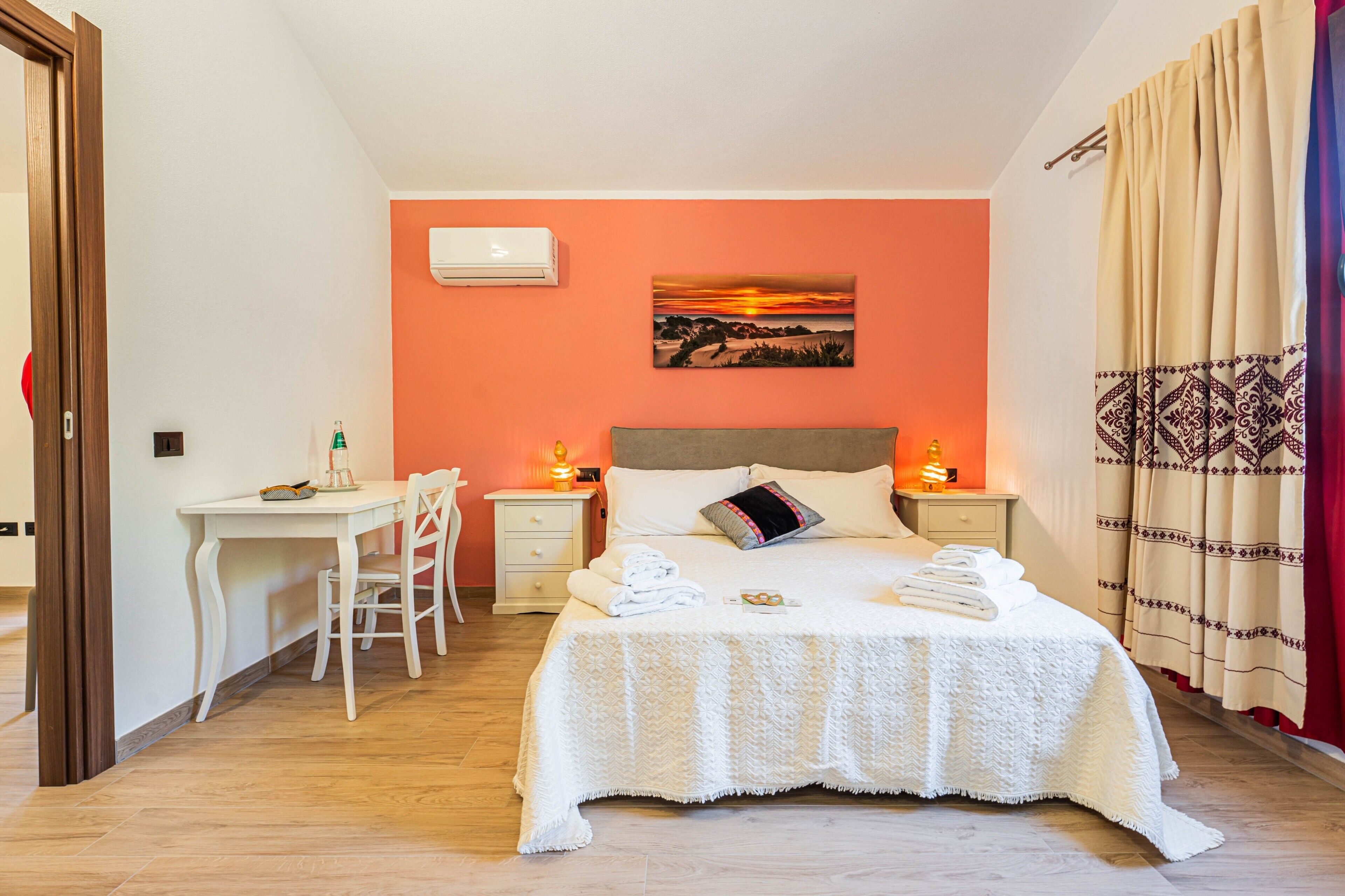 1 habitación, tabla de planchar con plancha, wifi y ropa de cama 