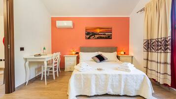 1 habitación, tabla de planchar con plancha, wifi y ropa de cama