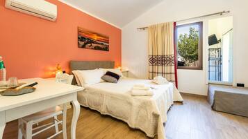 1 habitación, tabla de planchar con plancha, wifi y ropa de cama