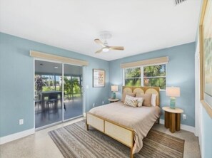 3 bedrooms, iron/ironing board, internet, bed sheets