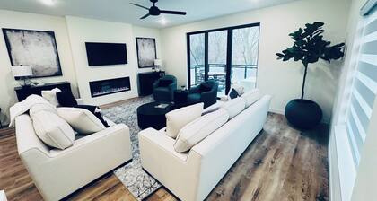 Prime Location! Beautiful and spacious 3-bedroom townhome in the heart of Boji!