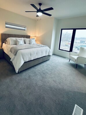 3 bedrooms, iron/ironing board, WiFi, bed sheets