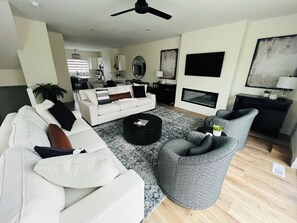 TV, fireplace