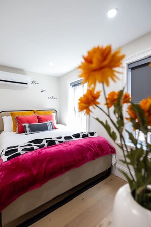 3 bedrooms, iron/ironing board, travel crib, free WiFi