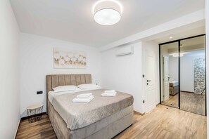 3 bedrooms, WiFi, bed sheets