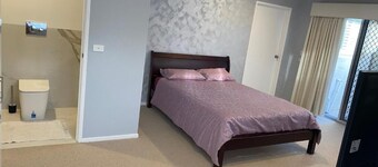 Room-serene Guest Room in Gladstone Park