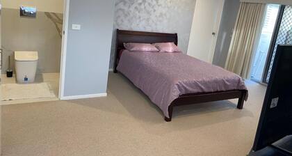 Room-serene Guest Room in Gladstone Park