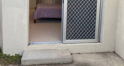 Room-serene Guest Room in Gladstone Park