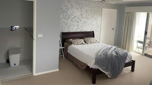 1 bedroom - Room-serene Guest Room in Gladstone Park (Melbourne)