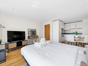 Free WiFi, bed sheets