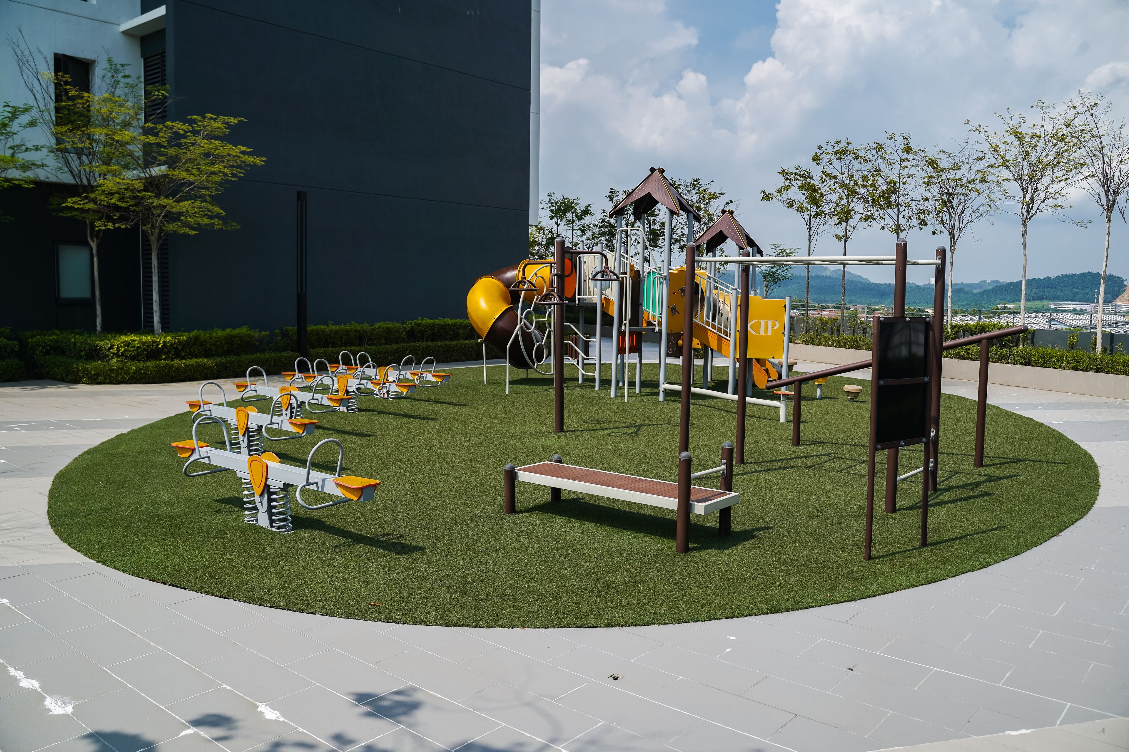 Children’s play area – outdoor
