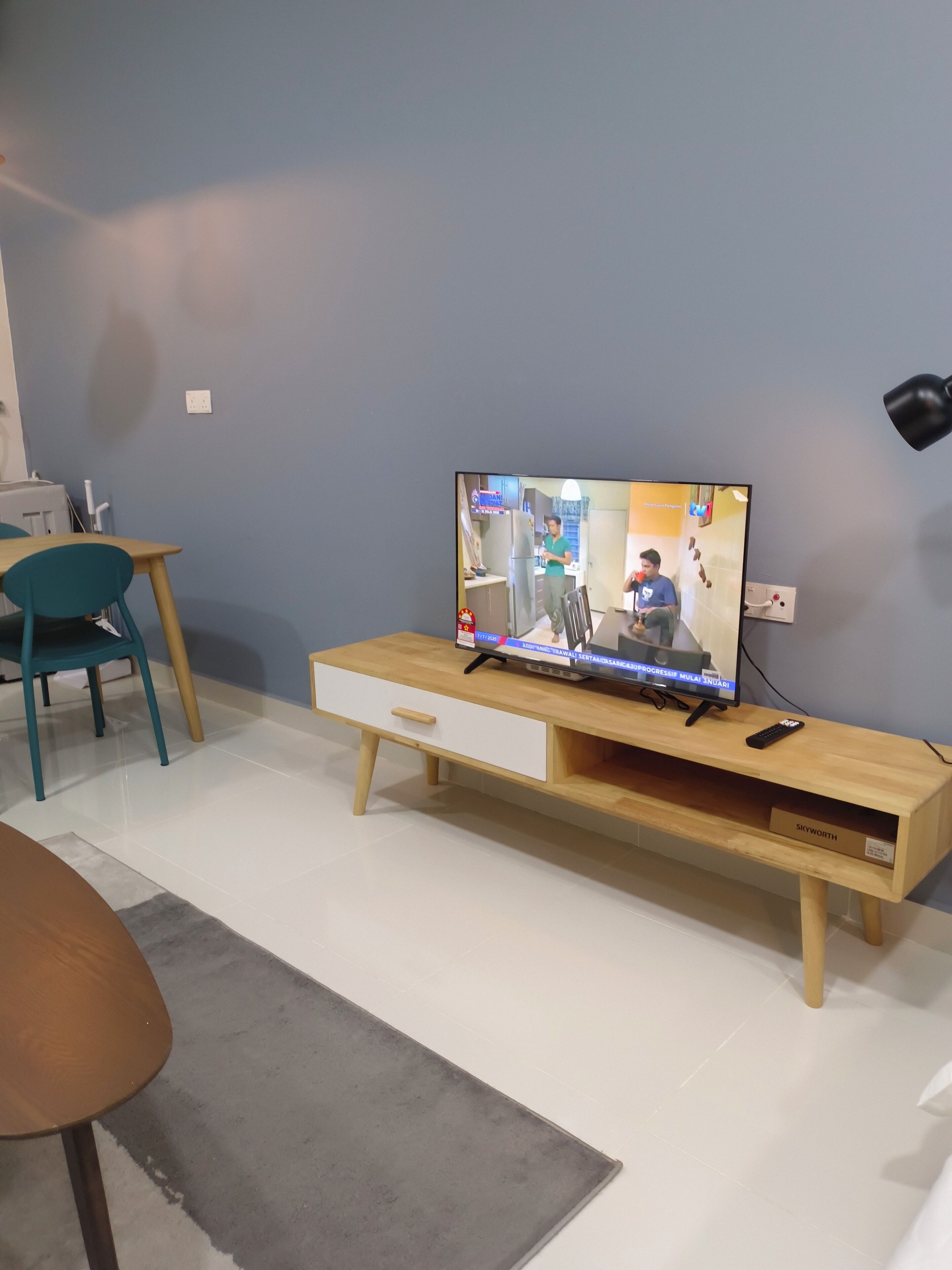 Smart TV 43 pulgadas con canales de televisión por cable, Netflix