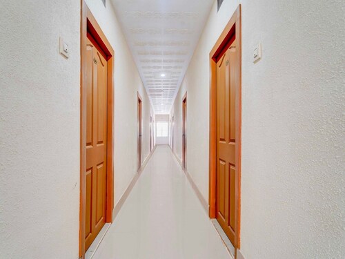 Hotel O Market Road Ernakulam