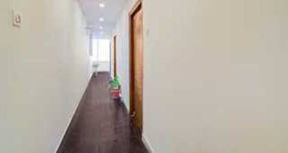 Collection O Neredmet Road