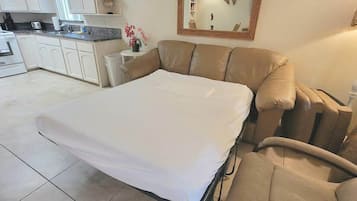 Condo, Multiple Beds, Patio, Pool View (Campeche Retreat #12) | 2 bedrooms, individually decorated, individually furnished