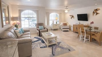 Apartment, Mehrere Betten, Terrasse, Poolblick (Campeche Retreat #12) | Wohnbereich