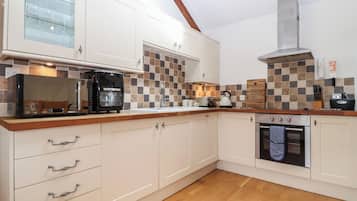 Dishwasher, cookware/dishes/utensils