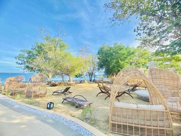 Playa privada en los alrededores, arena blanca