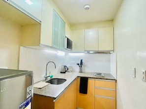 Fridge, microwave