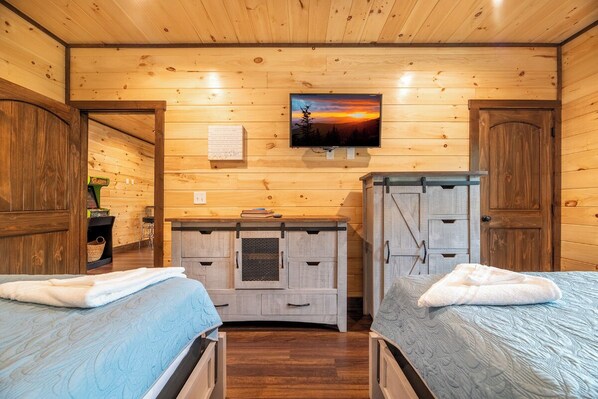 3 bedrooms, desk, iron/ironing board, free WiFi