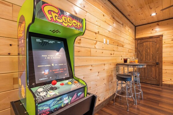 Games room - Amazing 3BD Cabin w/ Hot Tub! Theater + Fire Pit! (Pigeon Forge)