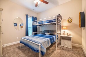 2 Schlafzimmer, Schreibtisch, Bügeleisen/Bügelbrett, kostenloses WLAN